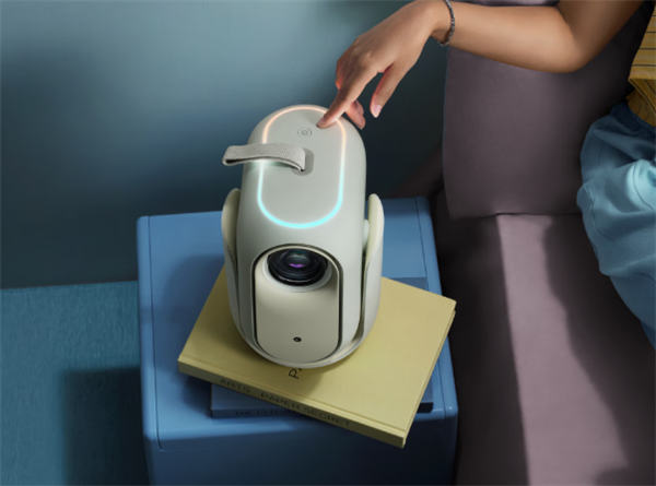 能投影仪发布：500CVIA流明亮度、接入米家小爱PG麻将胡